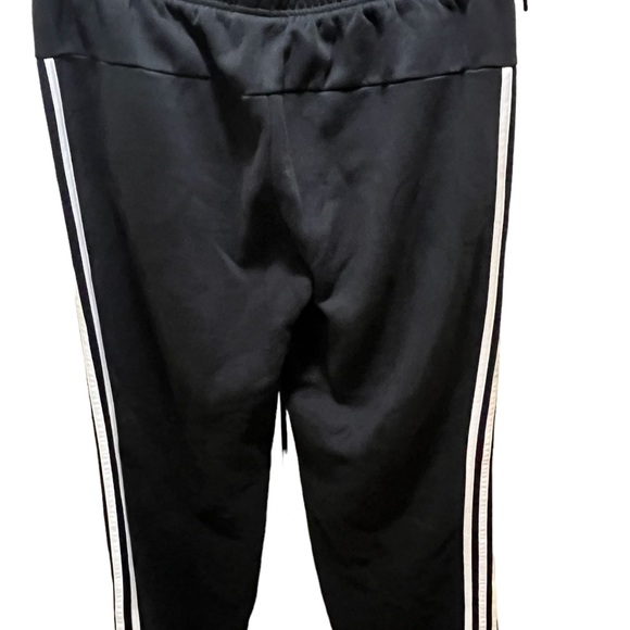 XL. Adidas sweatpants drawstring waist. - Picture 7 of 9